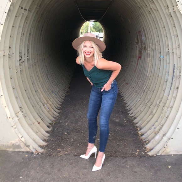 Meet your Posher, Darien - Picture 1 of 1